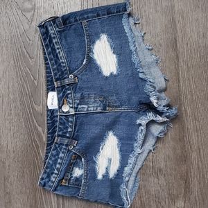 RVCA DENIM BOOTY SHORTS SIZE 28